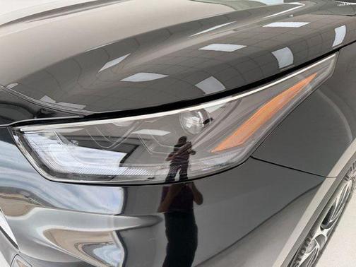 2024 Toyota Highlander Hybrid XLE