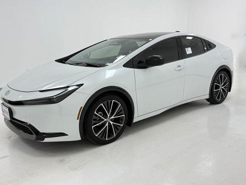 2025 Toyota Prius XLE