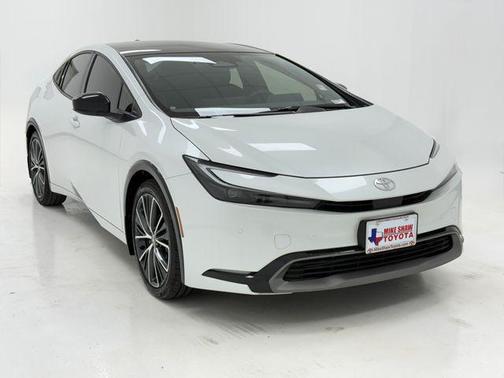 2025 Toyota Prius XLE