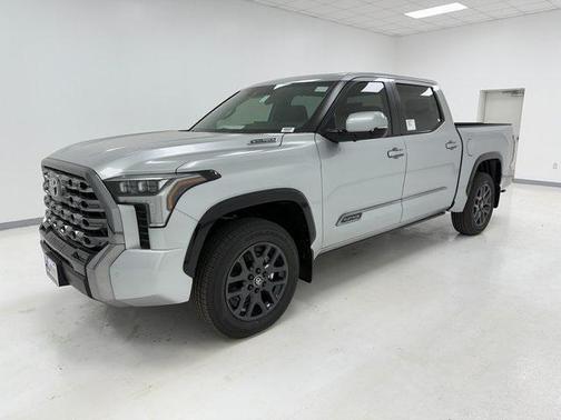 2025 Toyota Tundra Hybrid Platinum
