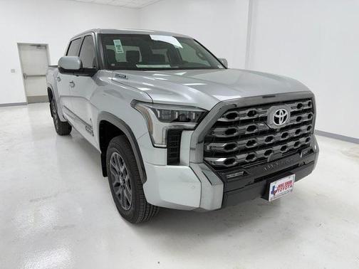 2025 Toyota Tundra Hybrid Platinum