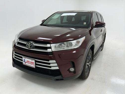 Ooh La La Rouge Mica 2018 Toyota Highlander LE Plus