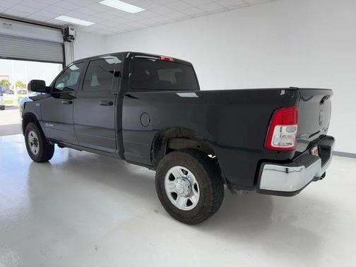 2020 RAM 2500 Tradesman Crew Cab 4X4 6'4' Box