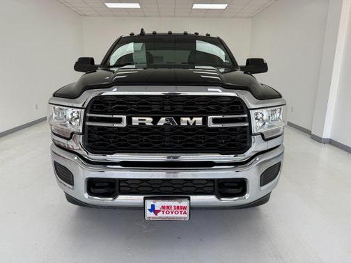 2020 RAM 2500 Tradesman Crew Cab 4X4 6'4' Box