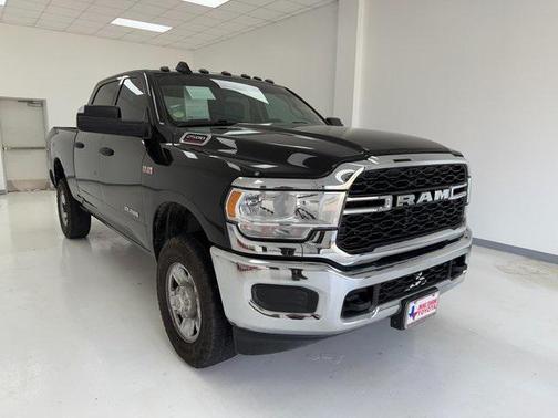2020 RAM 2500 Tradesman Crew Cab 4X4 6'4' Box