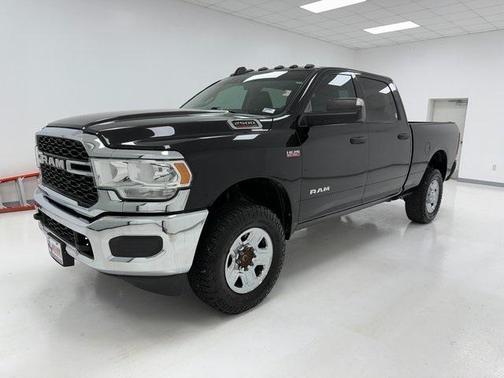 2020 RAM 2500 Tradesman Crew Cab 4X4 6'4' Box
