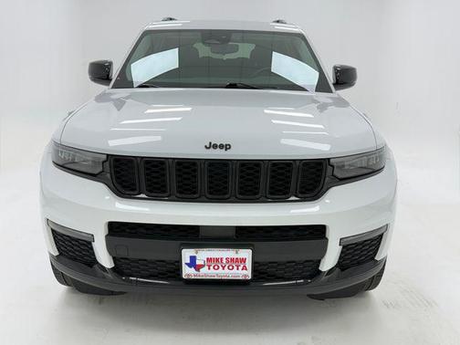 Bright White Clearcoat 2022 Jeep Grand Cherokee L Limited