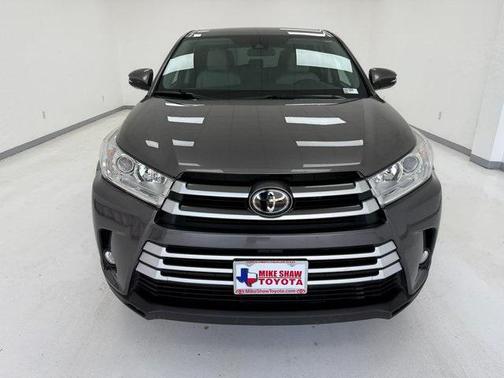 2017 Toyota Highlander LE