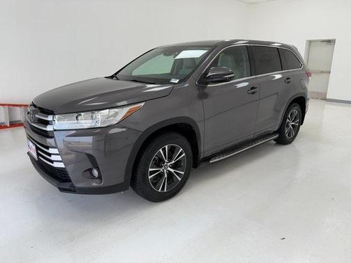2017 Toyota Highlander LE
