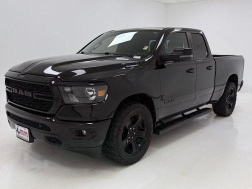 Diamond Black Crystal Pearlcoat 2023 RAM 1500 Big Horn/Lone Star
