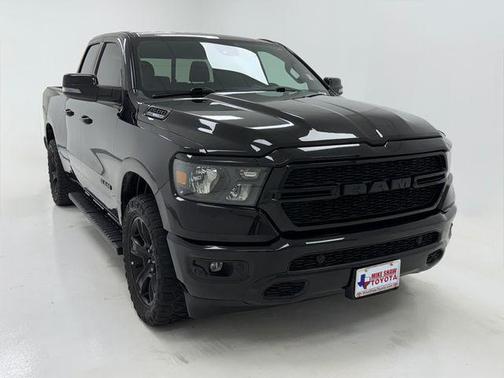 Diamond Black Crystal Pearlcoat 2023 RAM 1500 Big Horn/Lone Star