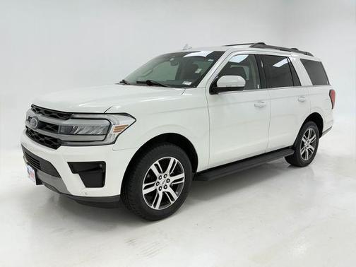 White Metallic 2023 Ford Expedition XLT
