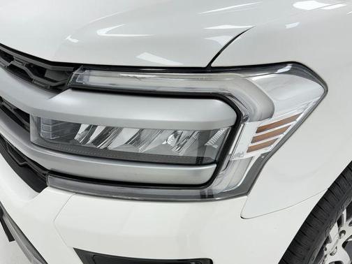 White Metallic 2023 Ford Expedition XLT