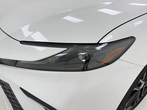 Ice Cap 2026 Toyota Camry SE