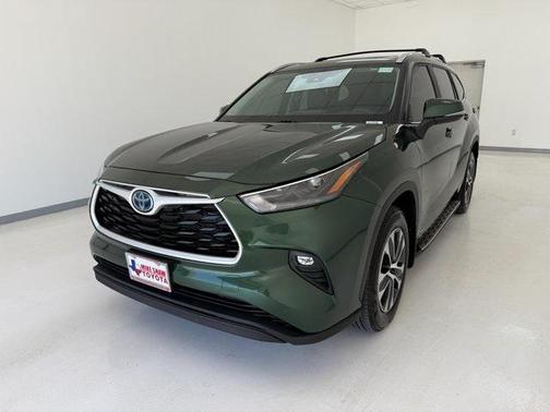 2024 Toyota Highlander Hybrid XLE