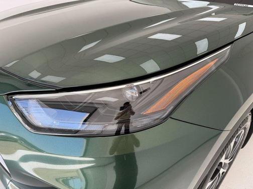 2024 Toyota Highlander Hybrid XLE