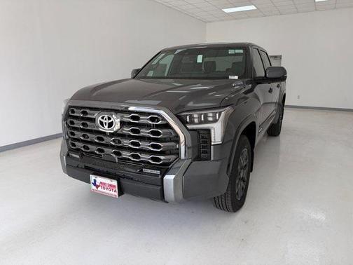2025 Toyota Tundra Hybrid Platinum