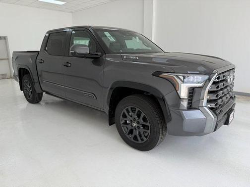 2025 Toyota Tundra Hybrid Platinum