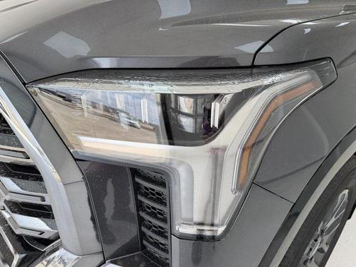 2025 Toyota Tundra Hybrid Platinum
