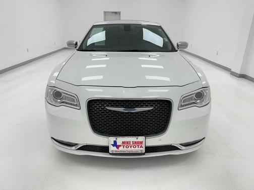 2019 Chrysler 300 Limited