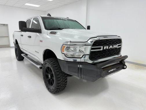 2019 RAM 2500 Tradesman Crew Cab 4x4 6'4' Box