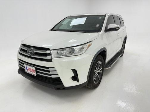 2019 Toyota Highlander LE I4