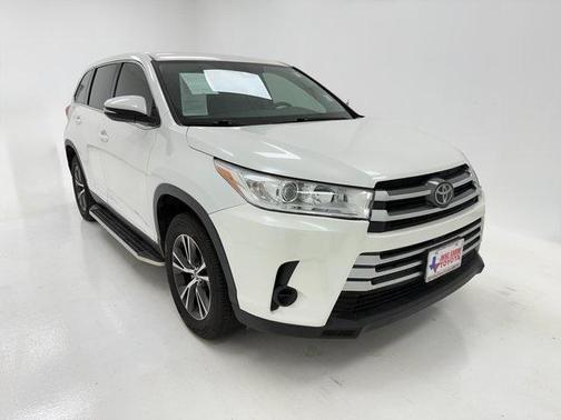 2019 Toyota Highlander LE I4