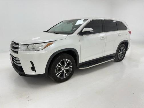 2019 Toyota Highlander LE I4