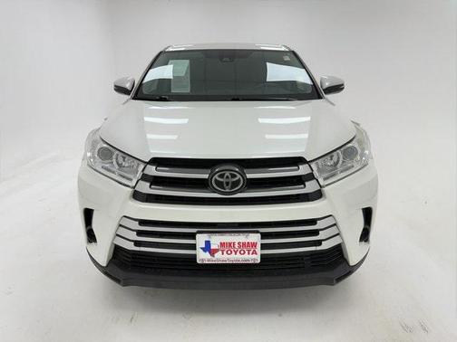 2019 Toyota Highlander LE I4