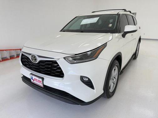 2021 Toyota Highlander LE