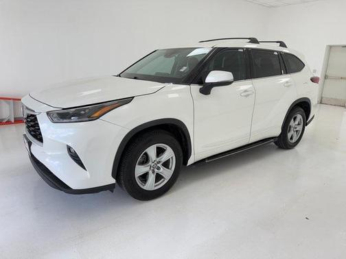 2021 Toyota Highlander LE
