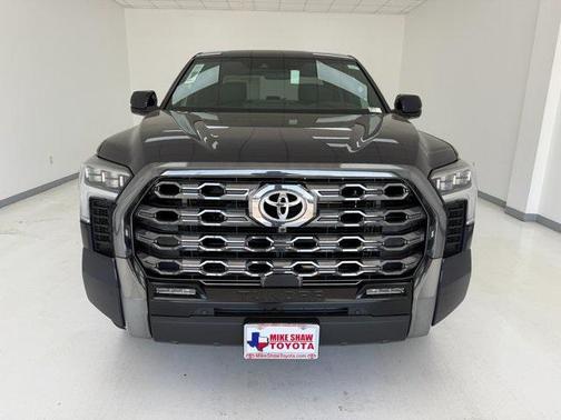 2025 Toyota Tundra Hybrid Platinum