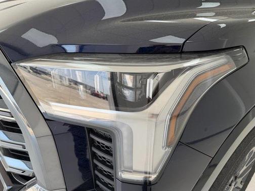 2025 Toyota Tundra Hybrid Platinum