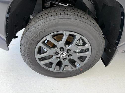 2025 Toyota Tundra Hybrid Platinum