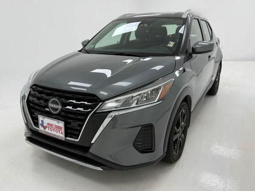 Gun Metallic 2023 Nissan Kicks SV