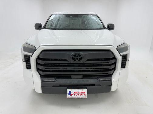 White 2022 Toyota Tundra SR5