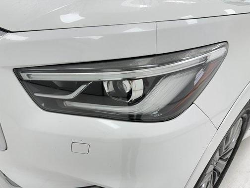 2018 INFINITI QX80 Base