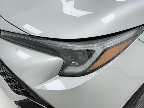 Classic Silver Metallic/Midnight Black Metallic 2026 Toyota Corolla XSE