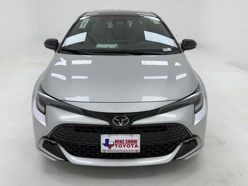 Classic Silver Metallic/Midnight Black Metallic 2026 Toyota Corolla XSE