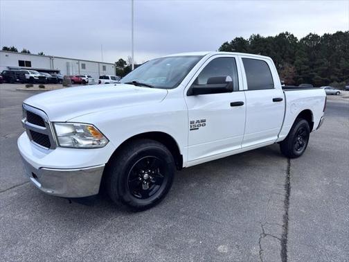 2023 RAM 1500 Classic SLT Crew Cab 4x2 57' Box