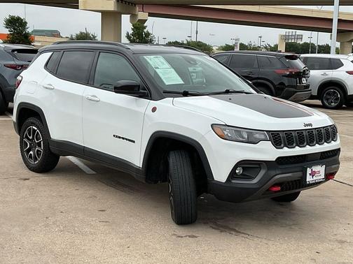 Bright White Clearcoat 2025 Jeep Compass Trailhawk