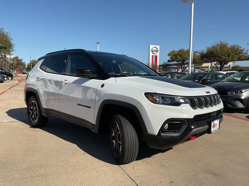 2025 Jeep Compass Trailhawk