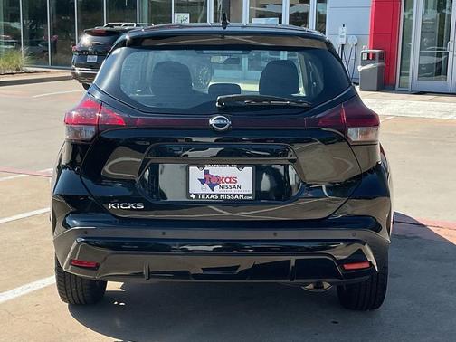 2022 Nissan Kicks S