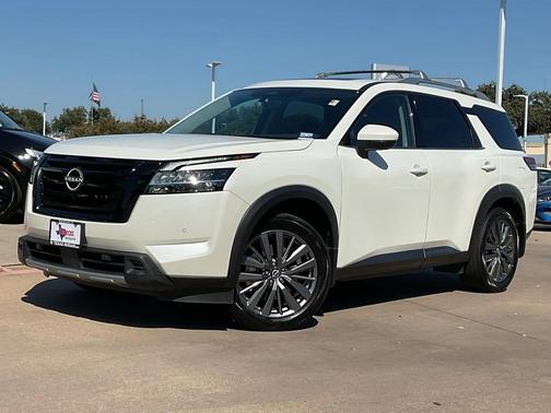 2023 Nissan Pathfinder SL 4WD