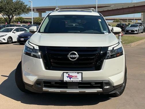 2023 Nissan Pathfinder SL 4WD