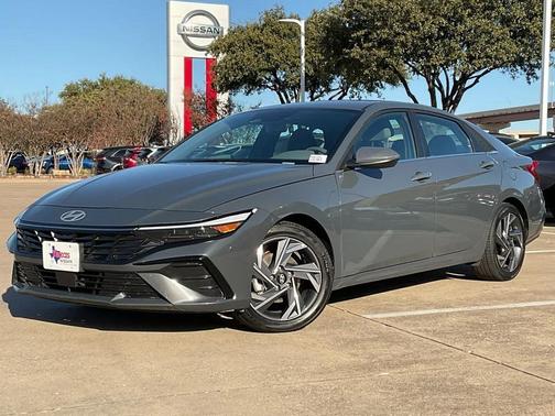 2025 Hyundai ELANTRA SEL