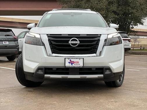 2025 Nissan Pathfinder Platinum FWD