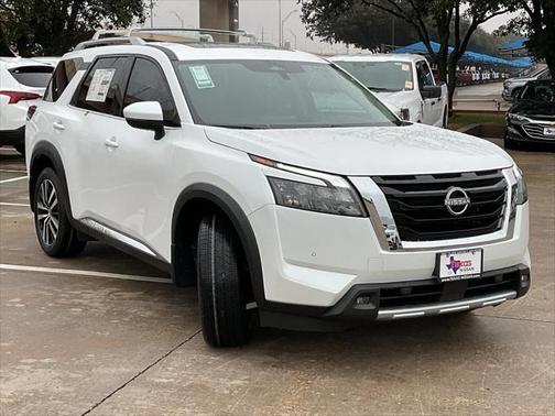2025 Nissan Pathfinder Platinum FWD