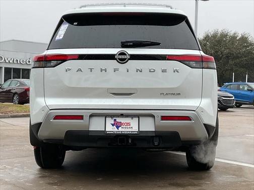 2025 Nissan Pathfinder Platinum FWD