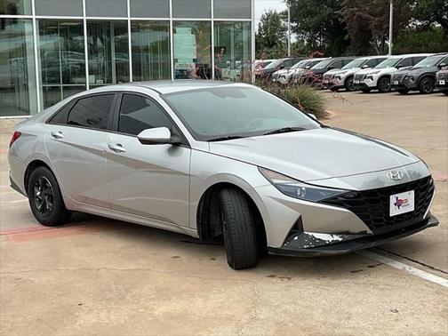 2021 Hyundai ELANTRA SE